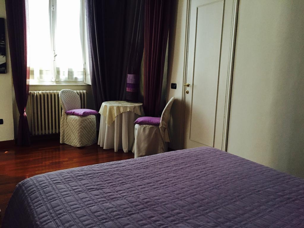부스토아르시치오 Il Giardino Nascosto B&B 객실 사진